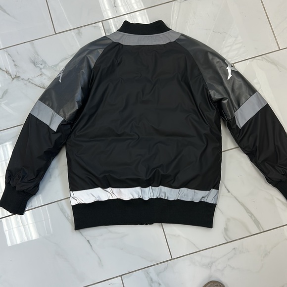 MENS REFLECTIVE BLACK AND GREY BOMBER JACKET - Picture 2 of 3